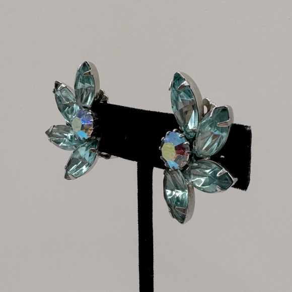 VINTAGE Aurora Borealis Crystal Clip-On Earrings - Picture 4 of 12